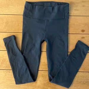 Lululemon Reveal Leggings Like New Sz 6